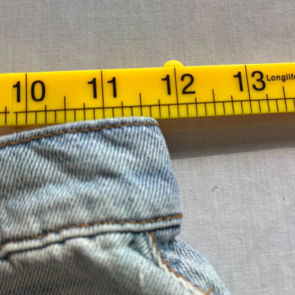 NEW BDG Urban Outfitters Mom High Rise Distressed Jeans 24 Light Wash - Picture 6 of 13